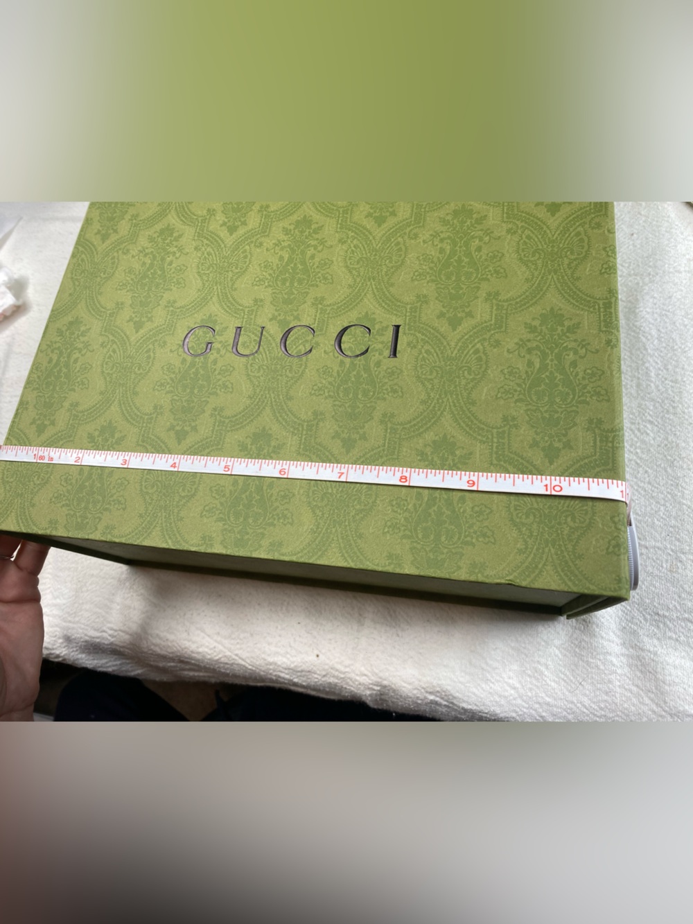 Gucci Gift Box with Ribbon - Picture 6 of 8
